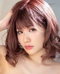 Kotone Suzumiya จากสาวใสสู่ดาวรุ่งแห่งวงการเอวีญี่ปุ่น กับเสน่ห์ธรรมชาติที่สะกดใจผู้ชมทั่วเอเชีย